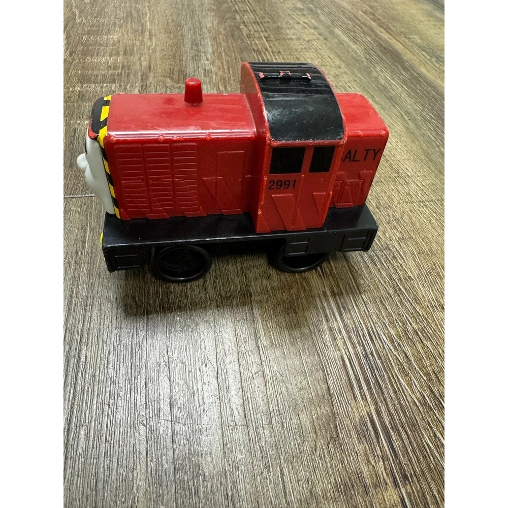 Thomas & Friends Wooden Railway Salty Red Diesel Engine 2991 Mattel Y3047 2012